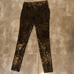 Hue Gold & Black Patterned Leggings